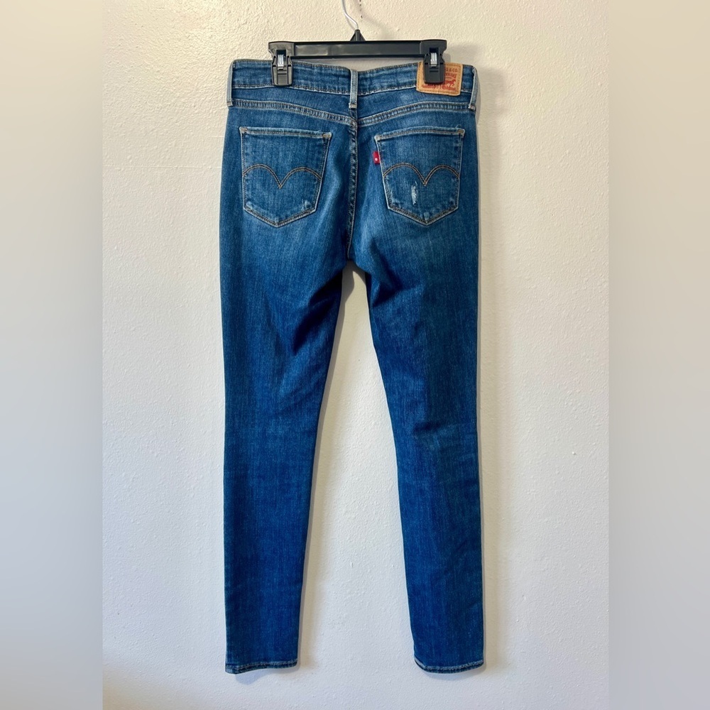 Levi's Distressed 711 Skinny Jean - Size 26 (measures 28") - Picture 6 of 11